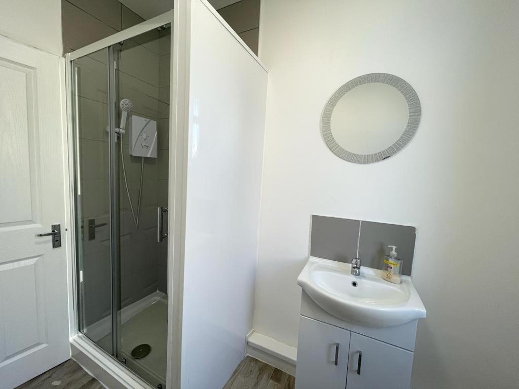 The Central Suite Sasco Apartments Blackpool Bagian luar foto